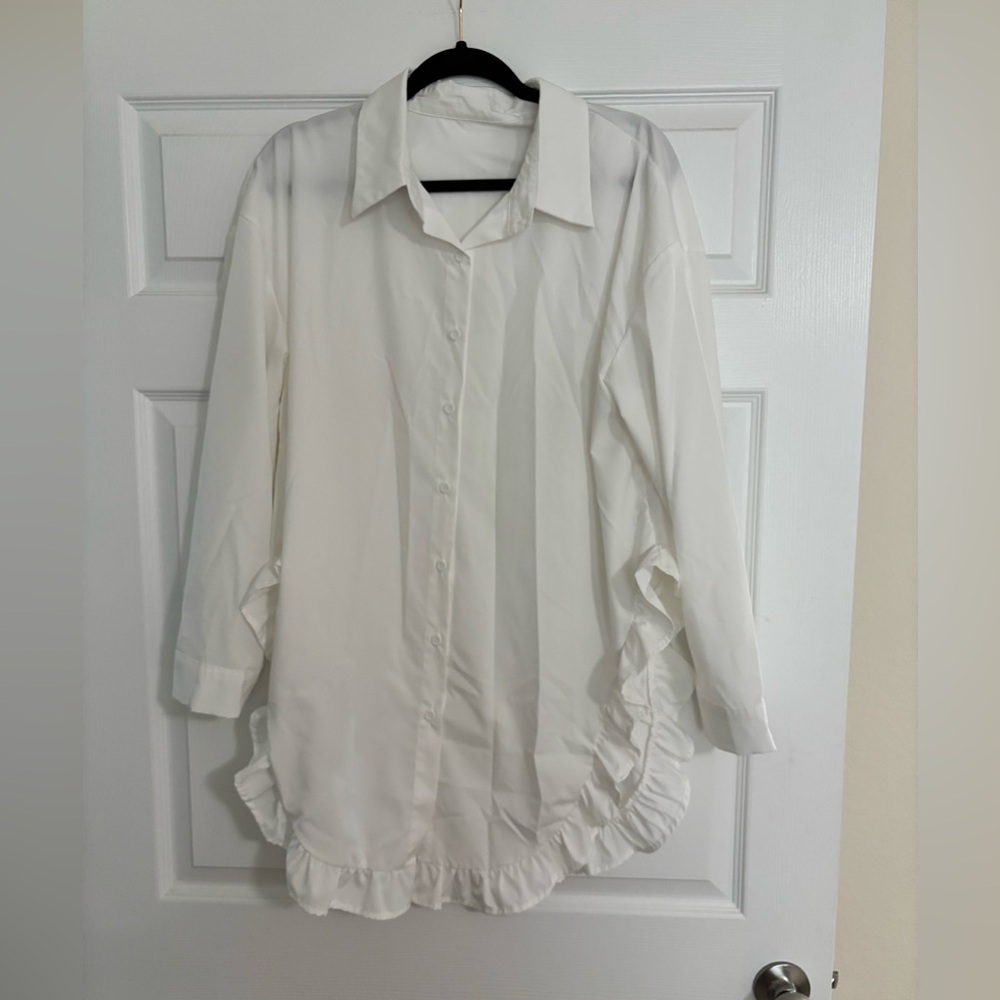 Women's White Ruffle-Hem Button-Down Top